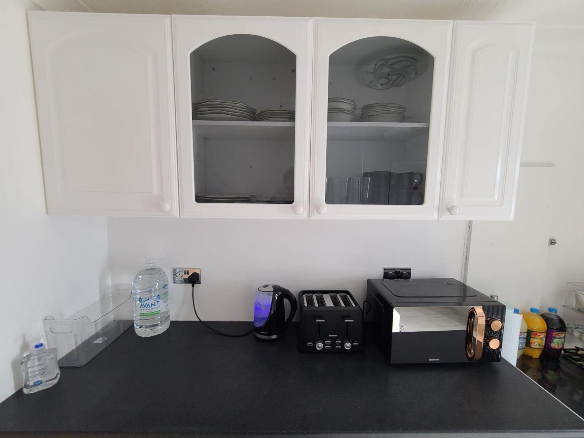 Ifield Roomz-Gatwick-London-Airport Parking-Travel Service מראה חיצוני תמונה